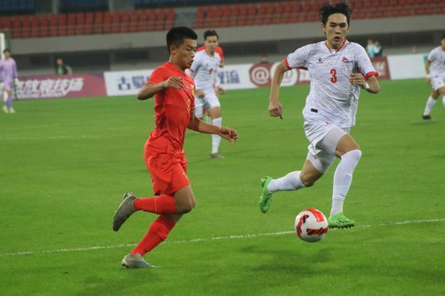 国青考察海归侧重功能补充 首战收获左右互搏之人